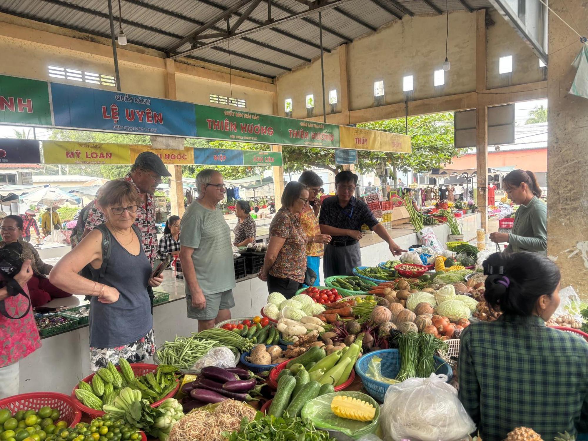 Homestay Bentre Coco Lodge Ben Tre Экстерьер фото